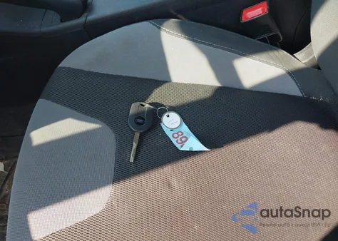 2014 Ford Focus Se z USA, uszkodzony, nr VIN 1FADP3F28EL424285